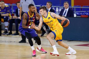 Gimtadienį aikštelėje sutikusiam T. Dimšai nepavyko išpakuoti pergalingos dovanos