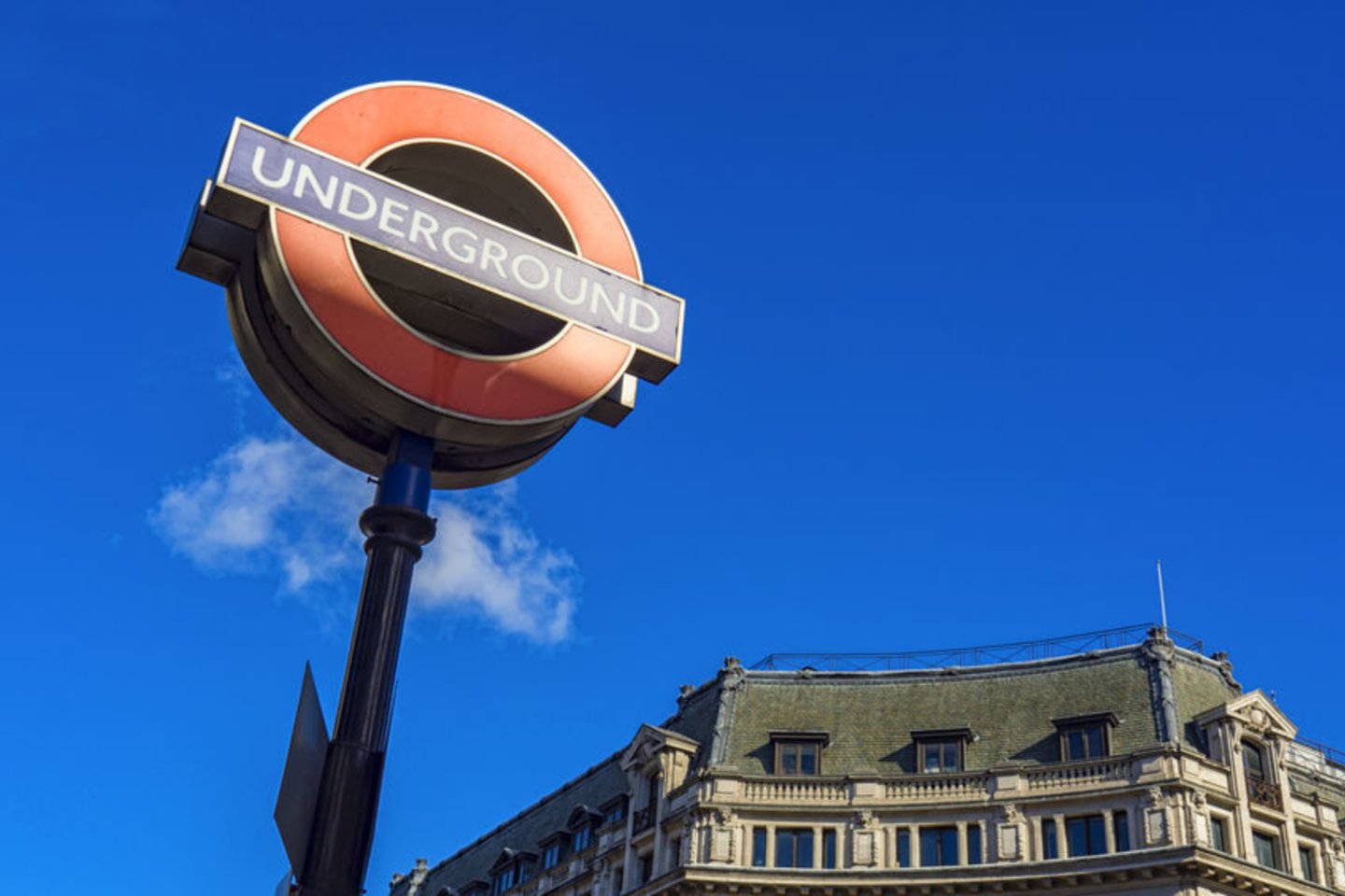 1863 m. Londone pradėjo veikti pirmoji pasaulyje požeminio metro linija.<br>123rf