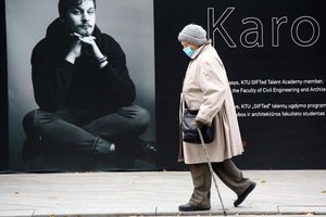 Įvardijo, kada 65 metų ir vyresni asmenys gali sulaukti skiepo: vien jų vakcinavimas užtruks ilgiau nei pusmetį