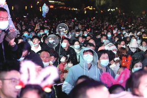 Pasauliui kovojant su koronavirusu – nauja Kinijos taktika: skleidžia kitą teoriją