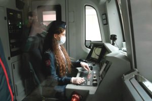 Dešimtmečius trukęs draudimas – panaikintas: Maskvoje ir vėl galima įdarbinti moteris mašinistes