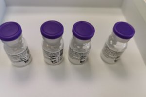 Santaros klinikos nuo COVID-19 paskiepijo pirmuosius pacientus