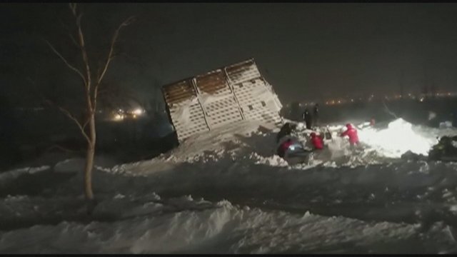 Rusijos miestelyje sniego lavina užgriuvo slidinėjimo kurortą