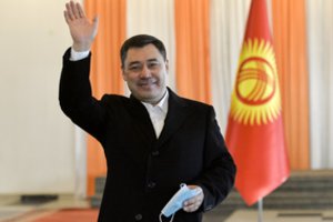 Kirgizijos išrinktasis prezidentas atmeta nuogąstavimus dėl autoritariško valdymo