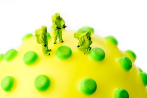 Japonija tiria naujai atrastą pandeminio koronaviruso atmainą