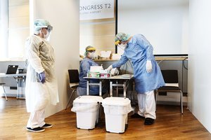 Suomijoje užfiksuoti aštuoni vakcinos nuo koronaviruso šalutinio poveikio atvejai