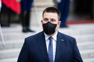 Estijoje kilus korupcijos skandalui atsistatydino premjeras J. Ratas