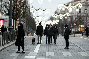 Epidemiologė: žiemą sudrėkusias kaukes reikia keisti iškart, kitaip jos taps tik pavojingesnės