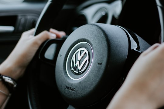 „Volkswagen“ pardavimai 2020 m. smuktelėjo daugiau nei 15 proc.