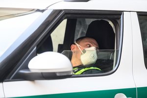 Koronavirusu serganti žagarietė vaikščiojo po parduotuves Joniškyje