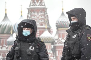 Skausmingos šventės Rusijoje: nusikaltimų šuolis ir kraupus atvejis su palikta lovytėje sudegti mergaite