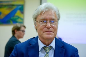 Profesorius Julius Kalibatas. Atviras laiškas prezidentui, Seimui ir Vyriausybei