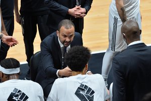 Po pertraukos spurtavusi ASVEL Pirėjuje susitvarkė su „Olympiakos“