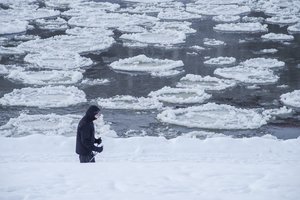Lietuvoje – stingdantis šaltis ir sniego kalnai: į perspėjimus sureagavo ne visi