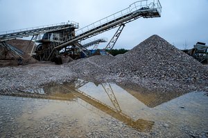 Stoja piestu prieš verslininkų sumanymą kasti žvyrą – pririnko rimtų argumentų  