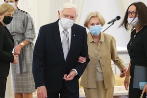 V. Adamkus – apie ketinimą skiepytis nuo COVID-19, žmonos Almos sveikatą ir ypatingą sukaktį