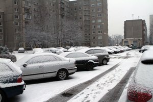 Ekspertai patarė, kokios priemonės tikrai padės užšalus automobilio durelėms ir langams