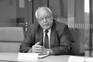 Nuo COVID-19 mirė VGTU profesorius Pranas Baltrėnas