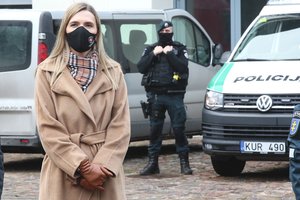 Prieš rinkimus prapliupęs politikų dosnumo lietus išgaravo: atėję į valdžią persigalvojo dėl pinigų pareigūnams