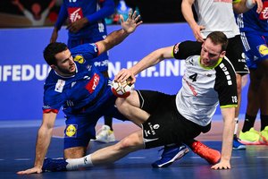 Neklumpantiems Prancūzijos ir Švedijos rankininkams varžovai patampė nervus