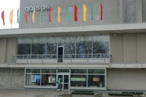 Kultūros ministras prašo laikinai stabdyti Panevėžio „Garso“ kino teatro griovimą