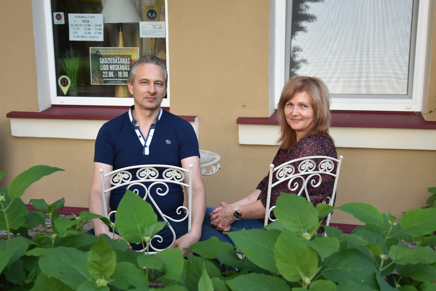 Alūksnėje įsikūrę sutuoktiniai A. ir A.Ezeriniai restauruodami pastatą ir kurdami viešbutį kone viską nudirbo patys.<br> A.Srėbalienės nuotr.