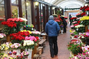 Gėlių salonų savininkai: gelbsti internetinė prekyba, tačiau nusivylimą kelia nesąžininga konkurencija