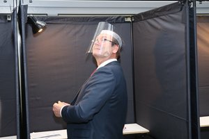 EP liberalai svarstys homofobija apkaltino V. Uspaskicho narystę frakcijoje