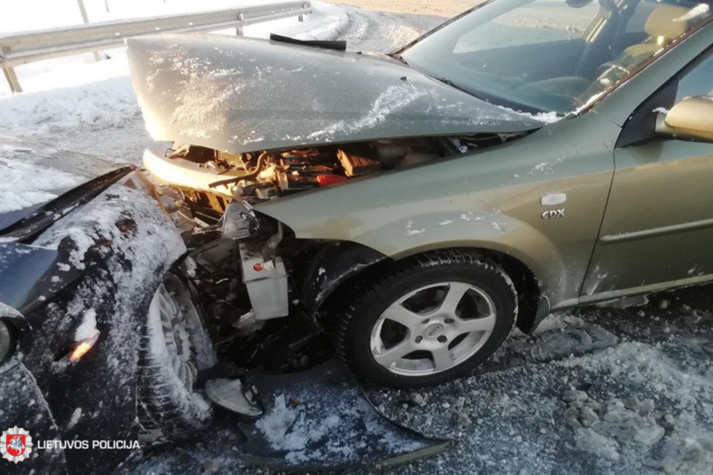 Praėjusios paros avarijose žuvo žmogus, dar 5 buvo sužaloti.