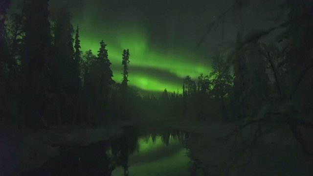 Suomijos danguje buvo matomas neįprastas gamtos reiškinys – Šiaurės pašvaistė