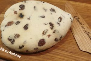 Naminis varškės sūris su razinomis: nustebsite, kaip lengva pagaminti