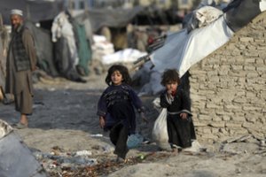 Afganistano vyriausybė: taikos derybos dėl Talibano kaltės vyksta „vėžlio žingsniu“