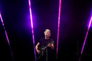 Iškilūs Jungtinės Karalystės atlikėjai kritikuoja „Brexit“ poveikį jų sektoriui