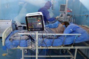 JAV COVID-19 aukų skaičius pranoko Antrojo pasaulinio karo aukų skaičių