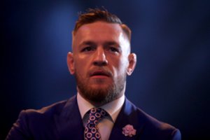 C. McGregorui – milijoninis ieškinys ir kaltinimai išprievartavimu