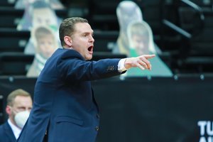 Virtualia vikingų skanduote sužavėtas M. Schilleris nulenkė galvą prieš Th. Walkupą ir džiaugėsi „pavogtomis“ rungtynėmis