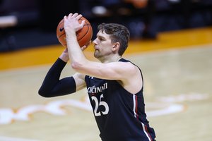 Vilniaus „Rytą“ sustiprino NCAA žaidęs R. Ivanauskas 