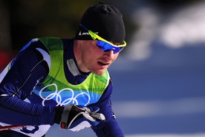 Tragedija Kazachstane: atsitrenkęs į medį avarijoje žuvo garsus šalies slidininkas