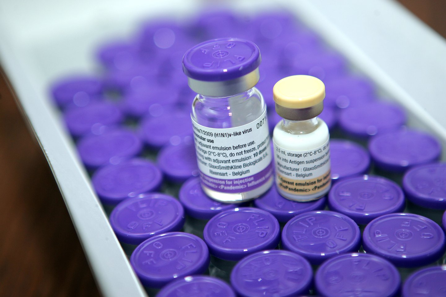 JAV biotechnologijų firma „Moderna“ pirmadienį paskelbė, jog laboratoriniai tyrimai parodė, kad jos vakcina nuo COVID-19 apsaugo ir nuo koronaviruso atmainų, pirmą kartą identifikuotų Jungtinėje Karalystėje ir Pietų Afrikoje.<br>V.Balkūno nuotr.
