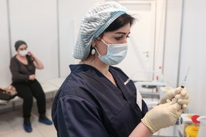Kažkur girdėta: slaugos namų direktorius Švedijoje vakcina nuo COVID-19 paskiepijo ne darbuotojus, o savo šeimą