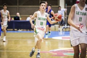 JAV moksleivių turnyruose tritaškiais stebinantis H. Pivorius beldžiasi į NCAA duris