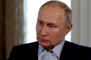 V. Putinas siekia įstatymu uždrausti nacių ir sovietų palyginimą