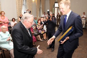 R. Šimašius siūlys V. Landsbergiui suteikti Vilniaus garbės piliečio vardą