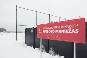 Vilniuje sugriuvo sniego neatlaikęs pripučiamas futbolo maniežas, kito tokio statinio situacija – ekstremali