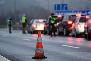 Nutarta: karantinas ir judėjimo tarp savivaldybių ribojimai pratęsti iki pavasario