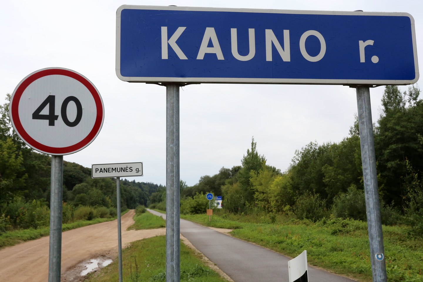 Kauno rajono savivaldybės taryba ketvirtadienį patvirtino 2021 metams daugiabučių namų ir jų aplinkos atnaujinimo, plėtros ir administravimo rėmimo fondo tarybos lėšų sąmatą.<br>M.Patašiaus nuotr.