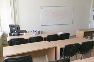 Pradėtas pedagogų tikrinimas koronaviruso testais