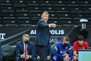 K. Slouko klaida pasinaudojusi „Barcelona“ išsigelbėjo Pirėjuje, G. Bartzokas išvarytas iš aikštės