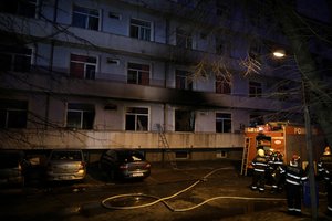 Rumunijos sostinės ligoninėje per gaisrą žuvo mažiausiai penki žmonės