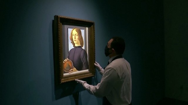 JAV aukcione už 92 mln. dolerių parduotas S. Botticelli šedevras „Jaunuolis su medalionu“